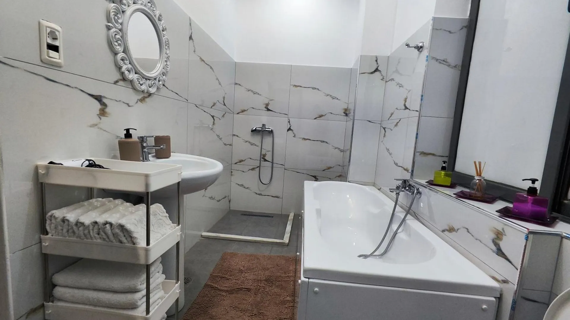 Apartament Kb Downtown Gjirokastra Albania