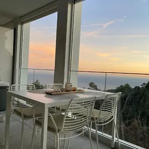 https://appartement-de-luxe-eze-village-vue-mer-avec-piscine.fr-provencehotel.com